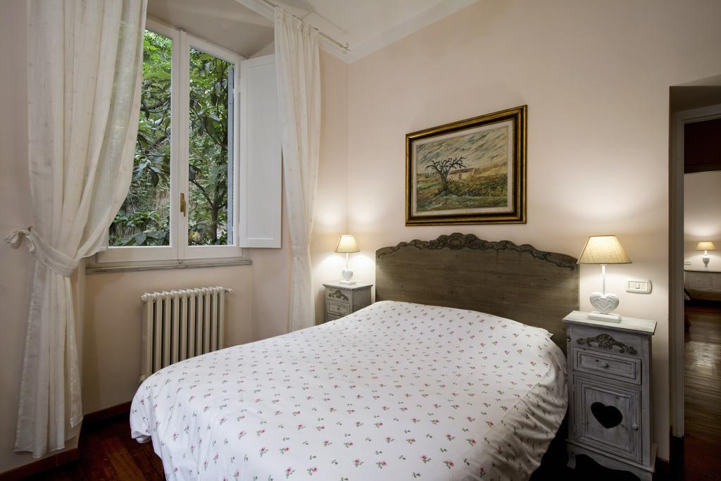 Fontana De Trevi Apartment Рим Номер фото